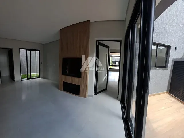 Casa com 200m² 3 quartos e 2 banheiros, à venda, no bairro Contorno em Ponta Grossa