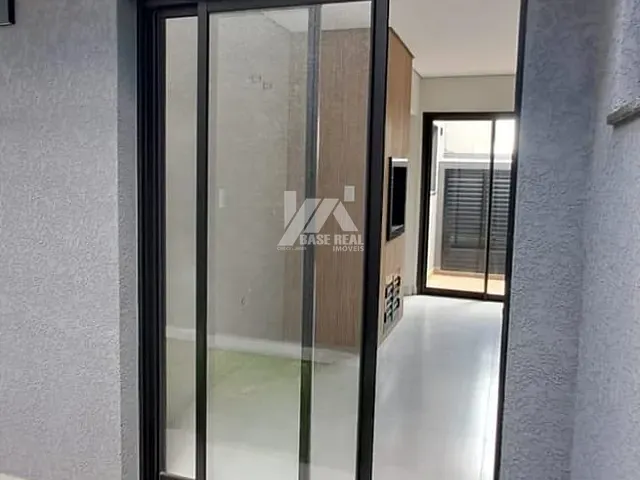 Casa com 200m² 3 quartos e 2 banheiros, à venda, no bairro Contorno em Ponta Grossa