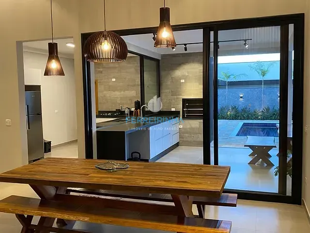 Casa com 451m² 4 quartos e 3 banheiros, à venda, no bairro Colinas do Paratehy em São José dos Campos