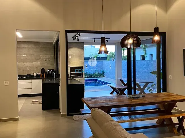 Casa com 451m² 4 quartos e 3 banheiros, à venda, no bairro Colinas do Paratehy em São José dos Campos