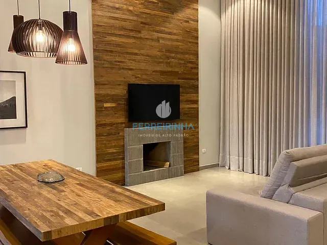 Casa com 451m² 4 quartos e 3 banheiros, à venda, no bairro Colinas do Paratehy em São José dos Campos