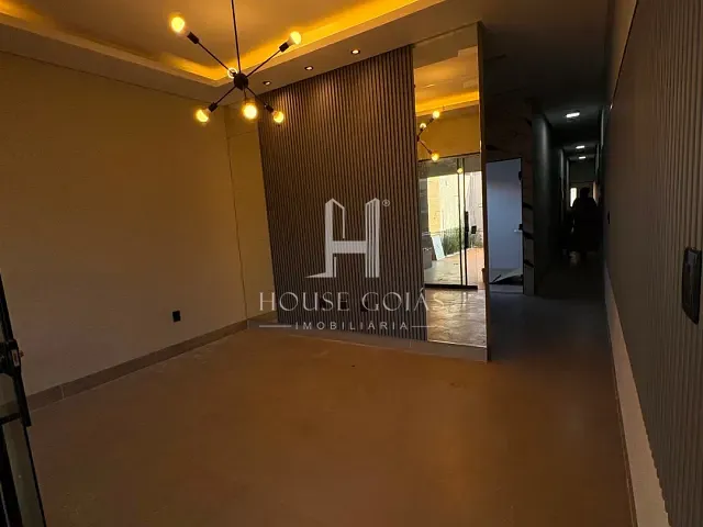 Casa com 200m² 3 quartos e 2 banheiros, à venda, no bairro Parque Buriti em Goiânia