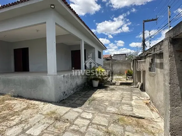 Casa 3 quartos e 3 banheiros, para alugar, no bairro Centenário em Campina Grande