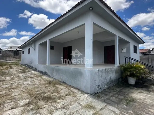 Casa 3 quartos e 3 banheiros, para alugar, no bairro Centenário em Campina Grande