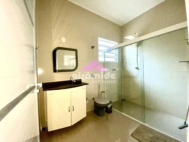 Casa com 285m² 3 quartos e 2 banheiros, à venda, no bairro Estrela Dalva em Caraguatatuba