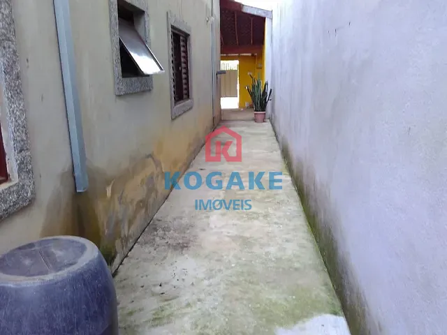 Casa com 275m² 4 quartos e 1 banheiro, à venda, no bairro Parque dos Ipês em São José dos Campos