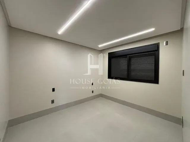 Casa com 250m² 3 quartos e 4 banheiros, à venda, no bairro Jardins Sevilha em Aparecida de Goiânia