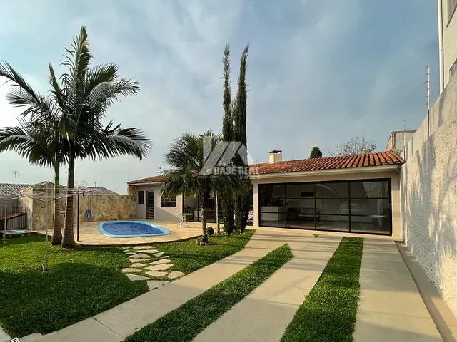 Casa com 675m² 3 quartos e 3 banheiros, à venda, no bairro Orfãs em Ponta Grossa