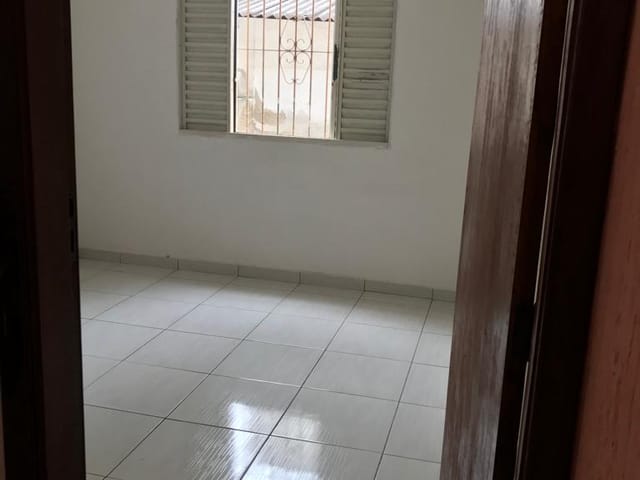 Casa com 144m² 2 quartos e 1 banheiro, à venda, no bairro Jardim Ana Rosa em Taubaté