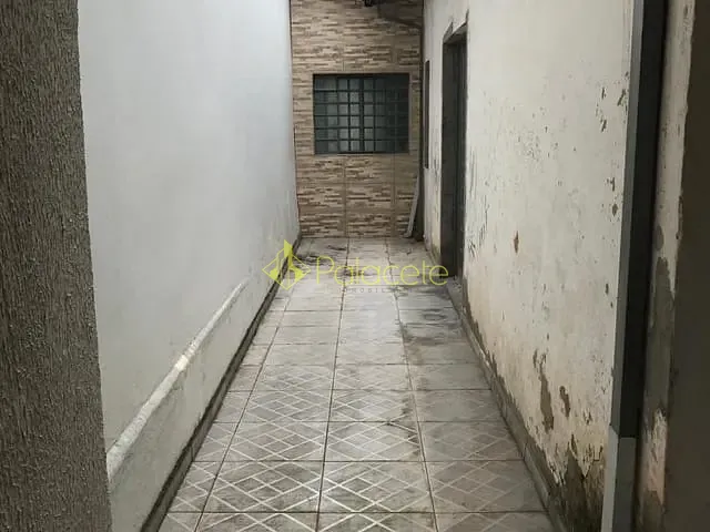 Casa com 144m² 2 quartos e 1 banheiro, à venda, no bairro Jardim Ana Rosa em Taubaté