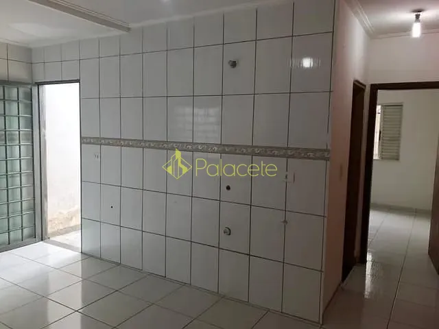 Casa com 144m² 2 quartos e 1 banheiro, à venda, no bairro Jardim Ana Rosa em Taubaté