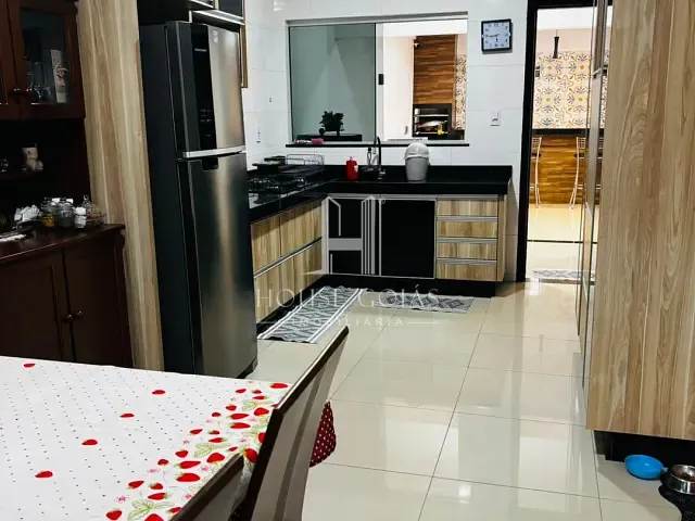 Casa com 270m² 3 quartos e 2 banheiros, à venda, no bairro Moinho dos Ventos em Goiânia