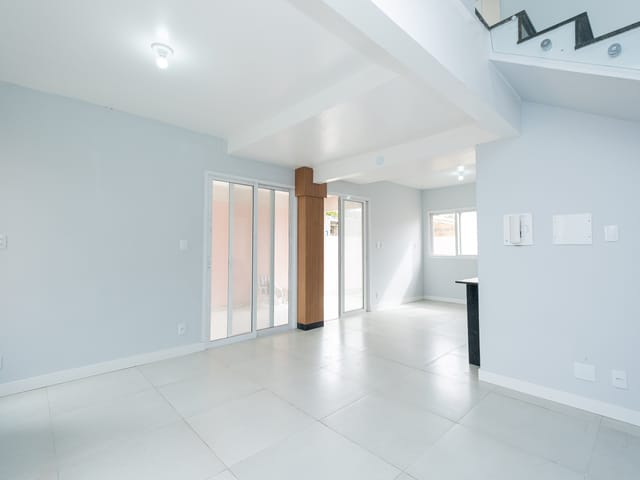 Casa com 129m² 3 quartos e 2 banheiros, à venda, no bairro Laranjal em Pelotas