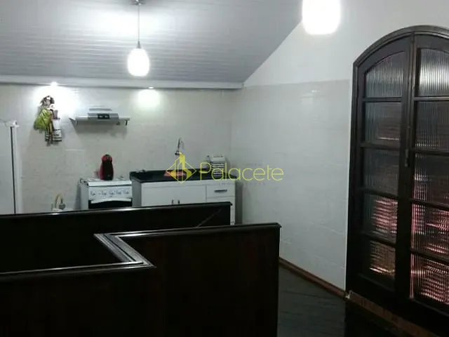 Casa com 300m² 5 quartos e 3 banheiros, à venda, no bairro Moreira César em Pindamonhangaba