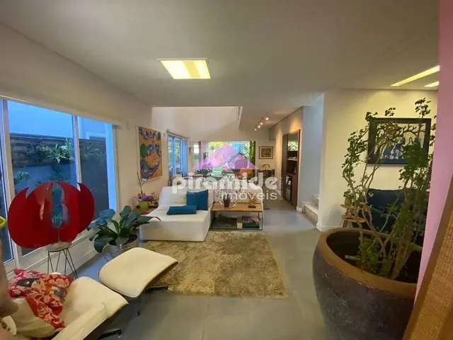Casa com 260m² 3 quartos e 5 banheiros, à venda, no bairro Urbanova em São José Dos Campos