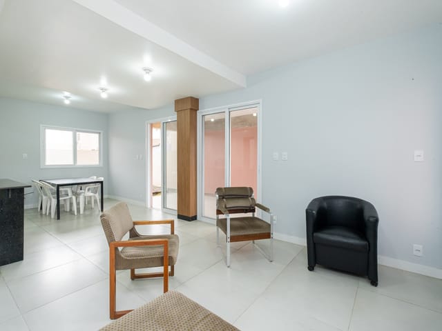 Casa com 129m² 3 quartos e 2 banheiros, à venda, no bairro Laranjal em Pelotas