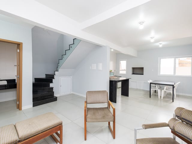 Casa com 129m² 3 quartos e 2 banheiros, à venda, no bairro Laranjal em Pelotas