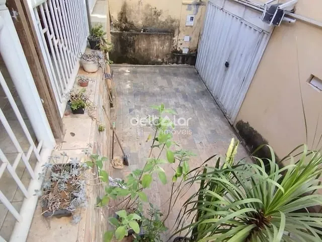 Casa com 157m² 3 quartos e 1 banheiro, à venda, no bairro Planalto em Belo Horizonte