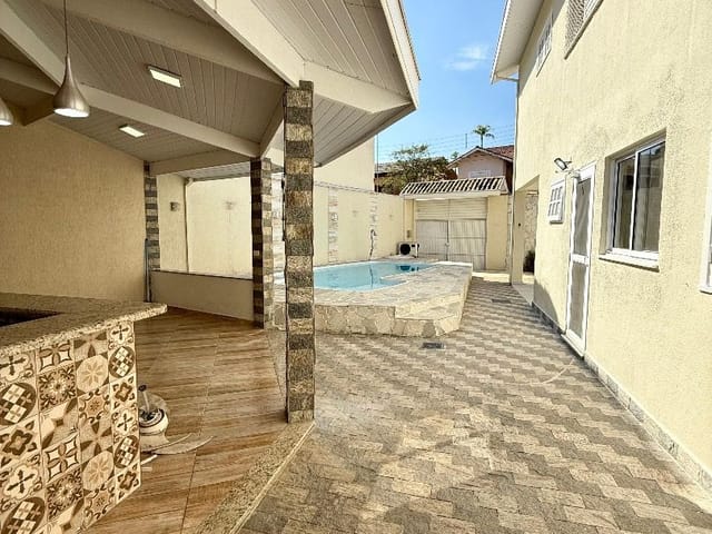 Casa com 498m² 4 quartos e 5 banheiros, à venda, no bairro Cidade Jardim em Jacareí
