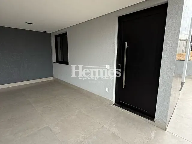 Casa com 300m² 4 quartos e 6 banheiros, à venda, no bairro Jardim Ypê em Paulínia