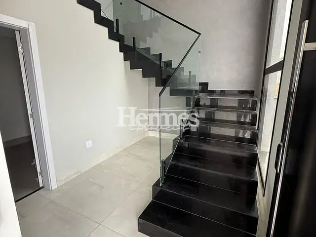 Casa com 300m² 4 quartos e 6 banheiros, à venda, no bairro Jardim Ypê em Paulínia