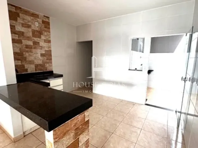 Casa com 150m² 2 quartos e 2 banheiros, à venda, no bairro Conjunto Vera Cruz em Goiânia