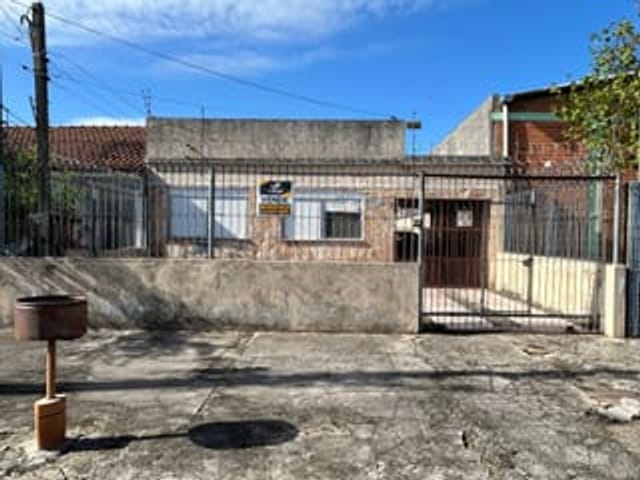 Casa com 552m² 3 quartos e 2 banheiros, à venda, no bairro Areal em Pelotas