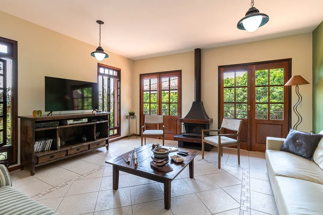 Casa no condomínio PARQUE DAS ARTES para venda com 4 quartos, sendo 4 suítes, 291m²