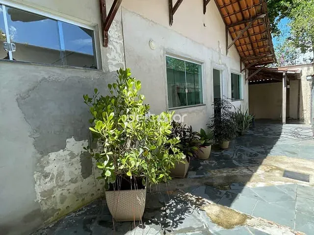 Casa com 410m² 3 quartos e 1 banheiro, à venda, no bairro Etelvina Carneiro em Belo Horizonte