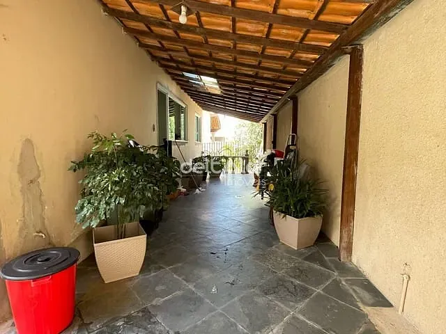 Casa com 410m² 3 quartos e 1 banheiro, à venda, no bairro Etelvina Carneiro em Belo Horizonte