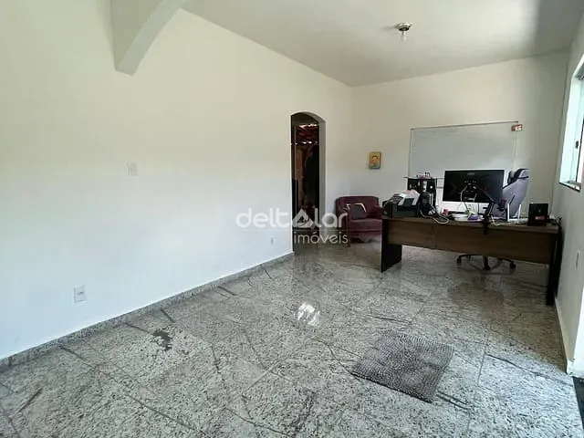 Casa com 410m² 3 quartos e 1 banheiro, à venda, no bairro Etelvina Carneiro em Belo Horizonte