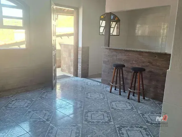 Casa 2 quartos e 2 banheiros, para alugar, no bairro Mosela em Petrópolis