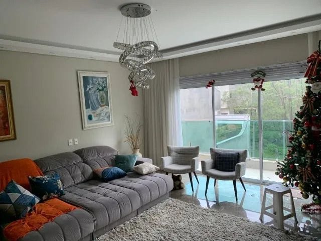 Casa com 517m² 4 quartos e 4 banheiros, à venda, no bairro Cristais (Jordanésia) em Cajamar