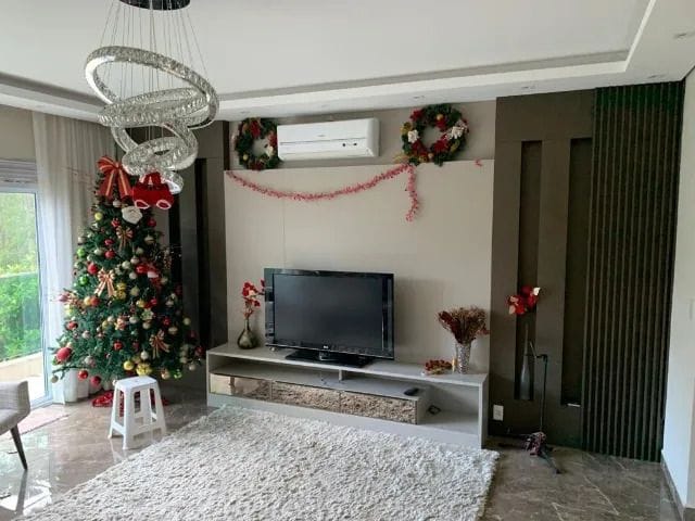 Casa com 517m² 4 quartos e 4 banheiros, à venda, no bairro Cristais (Jordanésia) em Cajamar
