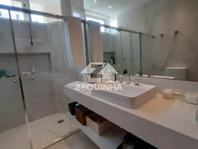 Casa com 725m² 3 quartos e 5 banheiros, à venda, no bairro Alphaville em Santana de Parnaíba