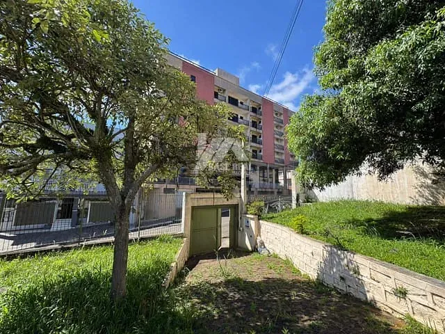 Casa para alugar, no bairro Centro em Guarapuava