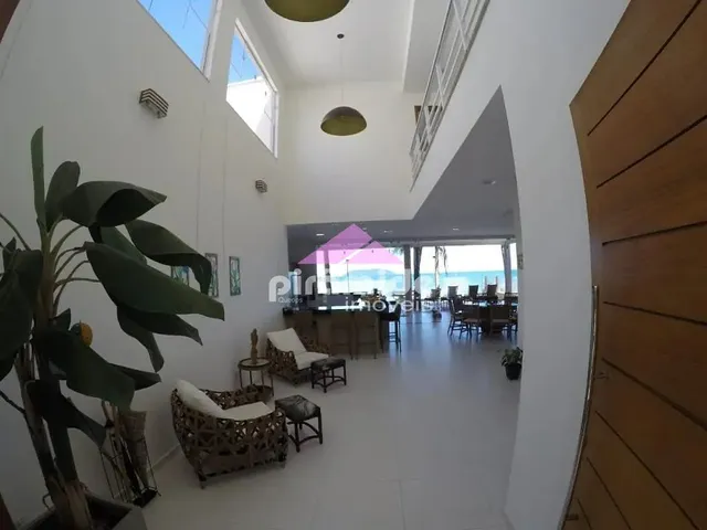 Casa com 630m² 4 quartos e 5 banheiros, à venda ou para alugar, no bairro Praia do Sapê em Ubatuba