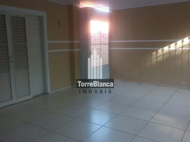 Casa 3 quartos e 3 banheiros, à venda, no bairro Uvaranas em Ponta Grossa