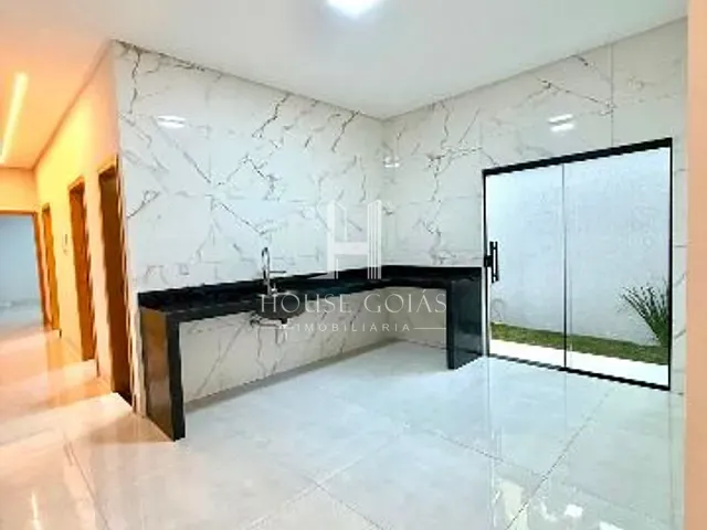 Casa com 180m² 3 quartos e 2 banheiros, à venda, no bairro Setor Castro's em Senador Canedo