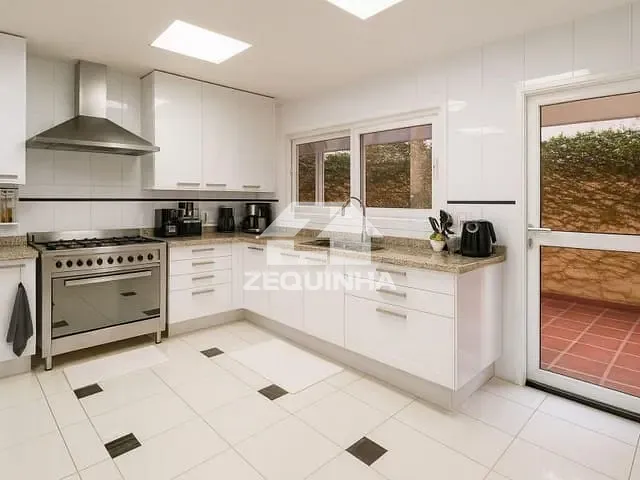 Casa com 550m² 4 quartos e 5 banheiros, à venda, no bairro Alphaville em Santana De Parnaiba