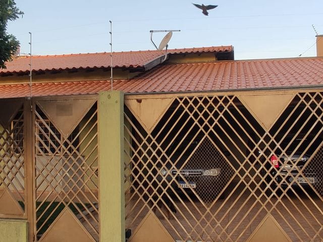 Casa com 250m² 3 quartos e 2 banheiros, à venda, no bairro Jardim Continental em Londrina