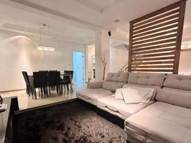 Casa com 360m² 5 quartos e 4 banheiros, à venda, no bairro Jardim das Colinas em São José dos Campos