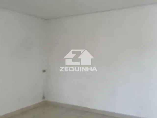 Casa com 60m² 1 quarto e 1 banheiro, para alugar, no bairro Umuarama em Osasco