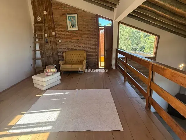Casa 2 quartos e 2 banheiros, à venda, no bairro São Pedro da Terceira Légua em Caxias do Sul