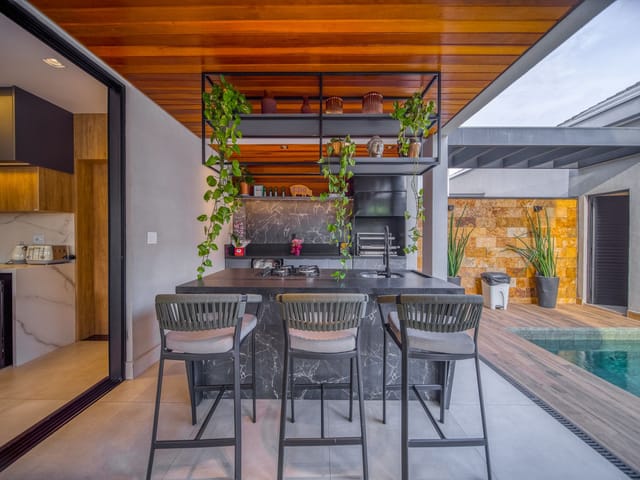 Casa com 308m² 4 quartos e 5 banheiros, à venda, no bairro Urbanova em São José dos Campos