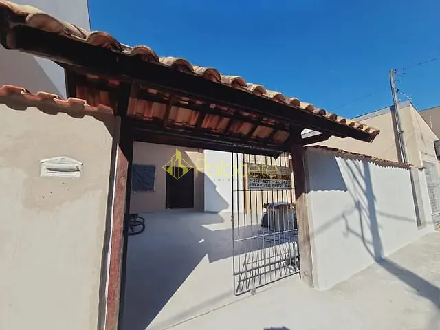 Casa com 320m² 4 quartos e 1 banheiro, à venda, no bairro Centro em Pindamonhangaba