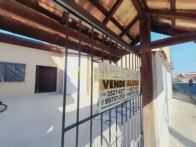 Casa com 320m² 4 quartos e 1 banheiro, à venda, no bairro Centro em Pindamonhangaba