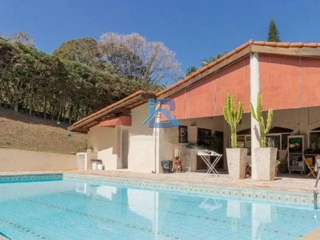 Casa com 1500m² 5 quartos e 3 banheiros, à venda, no bairro Jardim Nossa Senhora das Graças em Itatiba