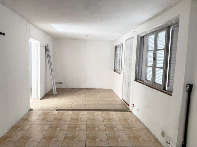Casa com 120m² 2 quartos e 1 banheiro, para alugar, no bairro Jardim dos Ipes em Cotia