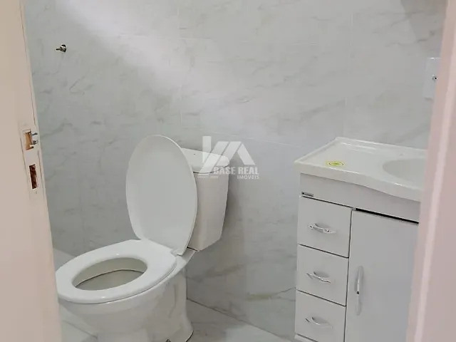 Casa com 150m² 3 quartos e 1 banheiro, à venda, no bairro Cará-cará em Ponta Grossa